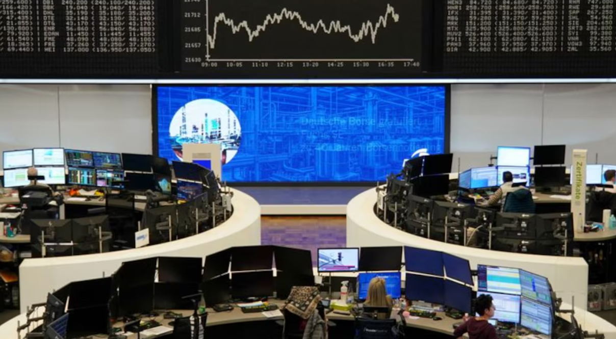 Fuertes caídas en los mercados por la guerra comercial lanzada por Trump | Economía