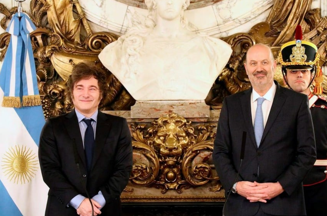 El Gobierno prepara otro mega decreto con cierres y fusiones en organismos del Estado | Política