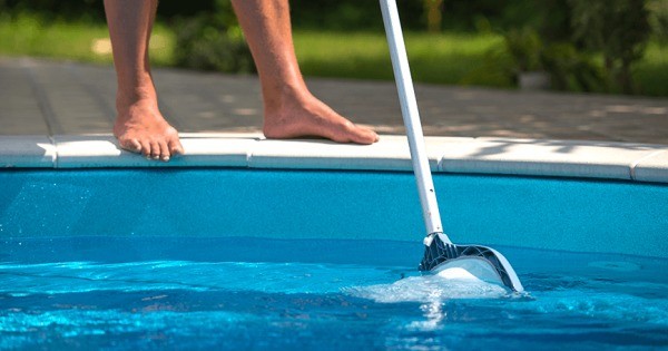 Córdoba: Una joven se electrocutó limpiando su pileta | Actualidad