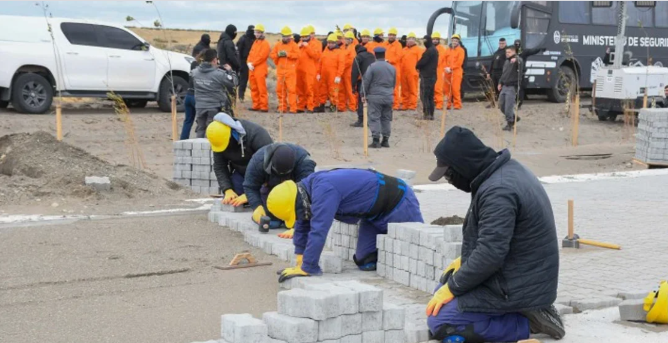 Reinserción: en Santa Cruz los presos salieron a trabajar | Actualidad