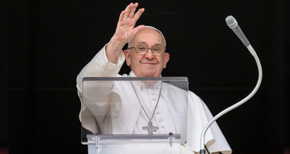 El Vaticano informó que el papa Francisco presenta una "leve mejoría" | Internacionales