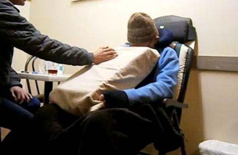 Video impactante: Enfermo terminal toma una pócima y muere adelante de su familia | Curiosidades