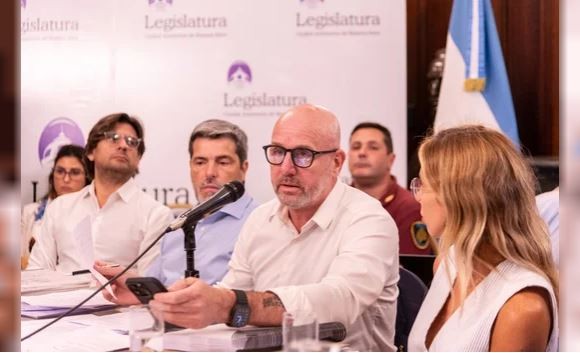 "Ni amigos ni enemigos de Patricia Bullrich": Waldo Wolff fue interpelado en la Legislatura por las fugas | Política