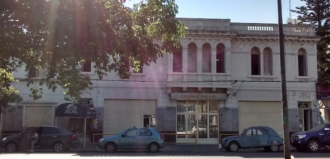 Rosario: una nena de nueve años fue atropellada por una moto cuando estaba por entrar a la escuela | Actualidad