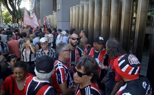El Gobierno advirtió que quienes generen "disturbios" en la marcha de jubilados no podrán entrar a las canchas | Política