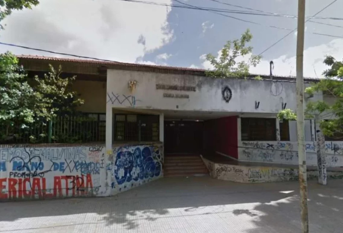 Violencia escolar en La Plata: dos alumnos de 14 y 15 años protagonizaron una brutal pelea | Actualidad