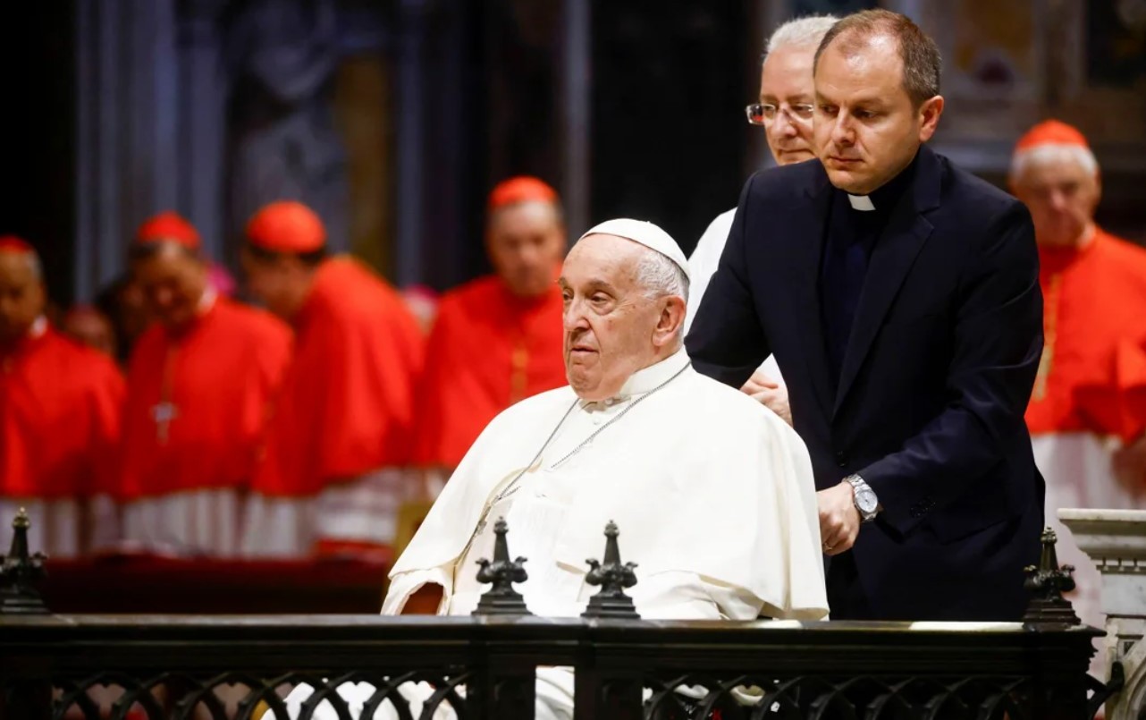 El Papa Francisco presenta "mejorías graduales" | Internacionales