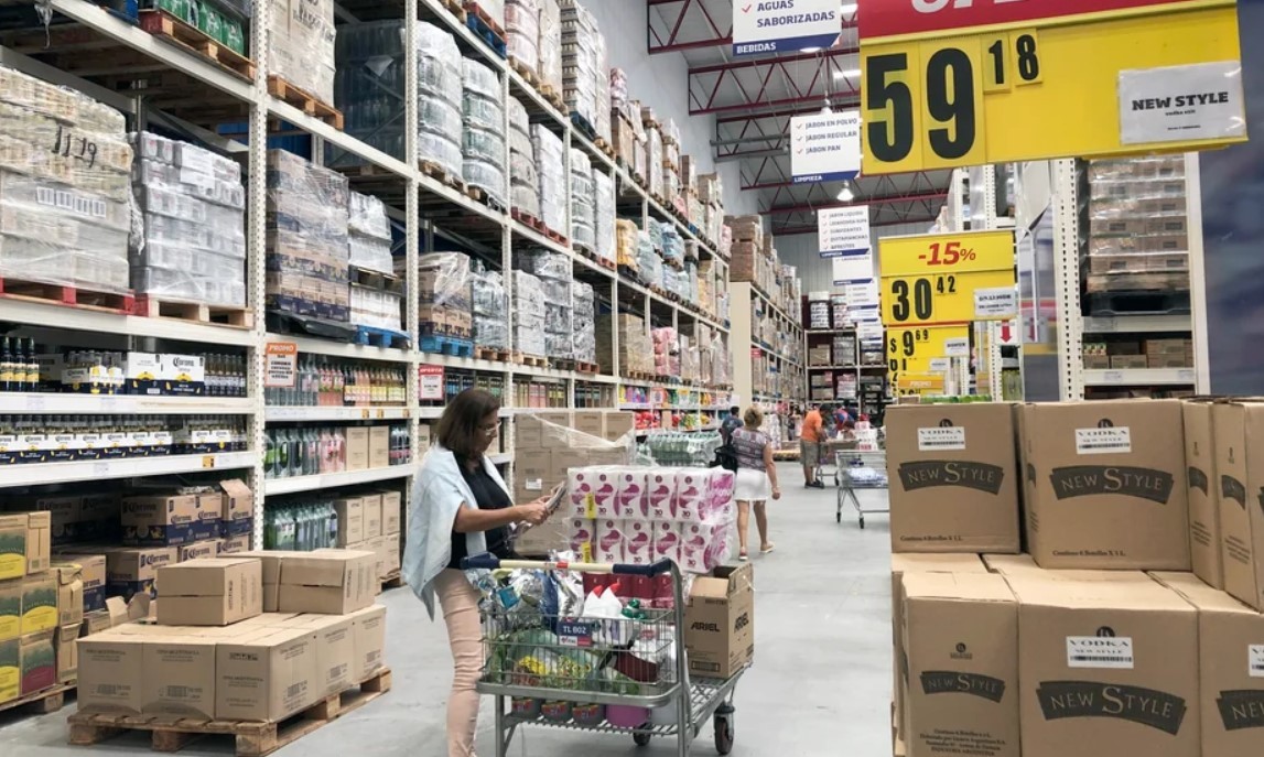 Los precios mayoristas aumentaron 1,6% en febrero, por debajo de la inflación minorista | Economía