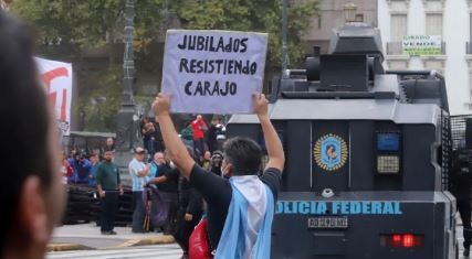 Jubilados y sectores opositores vuelven a marchar al Congreso, tras los disturbios de la semana pasada | Política