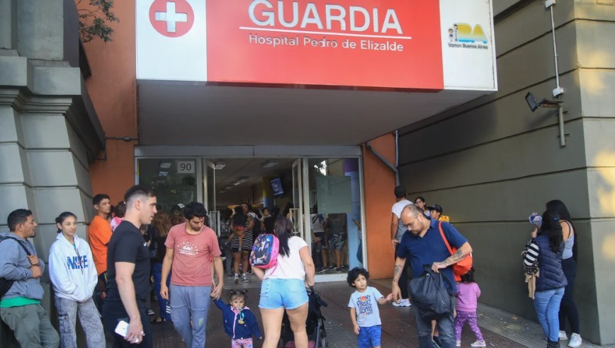 Una empleada del Hospital Elizalde fue apuñalada por una mujer a la que le pidió que no fume | Actualidad