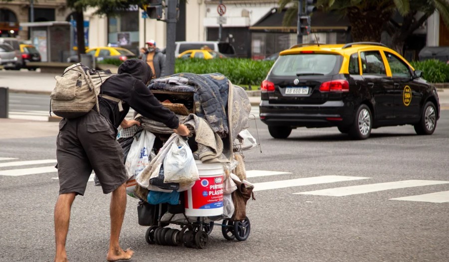 La pobreza bajó al 38,1% en el segundo semestre de 2024 | Economía