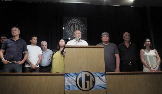 La CGT marcha al Congreso y el jueves parará por tercera vez | Política