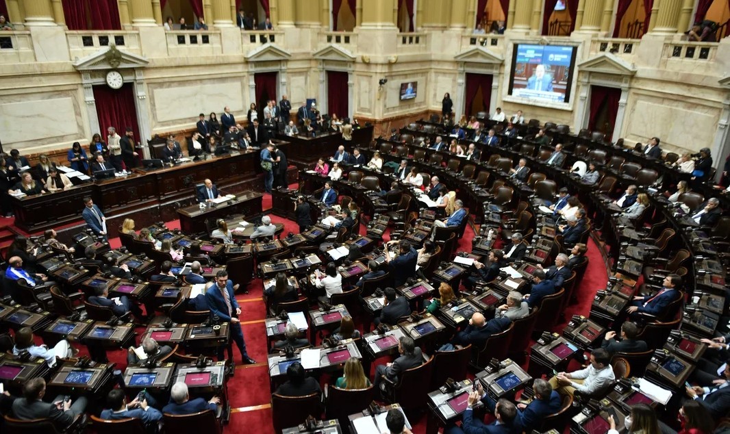 Diputados rinde un sentido homenaje al Papa Francisco en una sesión especial | Política