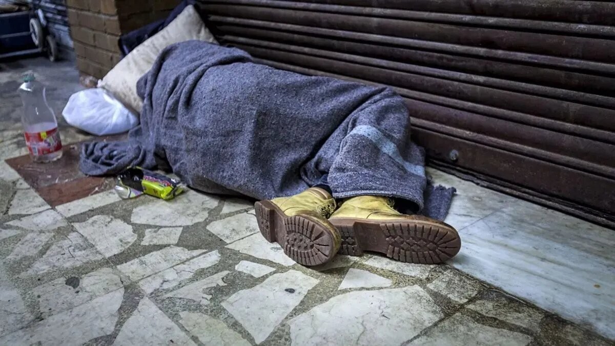 Un hombre quedó en prisión preventiva por apedrear a una persona en situación de calle | Actualidad