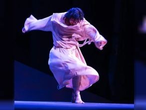 "El loco de Asís" vuelve a escena: la obra a la que Jorge Bergoglio asistió como veedor de la Iglesia y terminó aplaudiendo en 1983 | Espectáculos