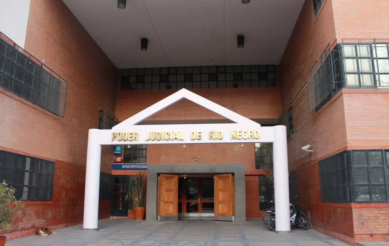 Una empleada judicial fue echada tras acumular 400 días de licencia y trabajar en tres lugares al mismo tiempo | Actualidad