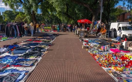 La Ciudad desalojó a 5 mil manteros que ocupaban el Parque Los Andes en Chacarita | Actualidad