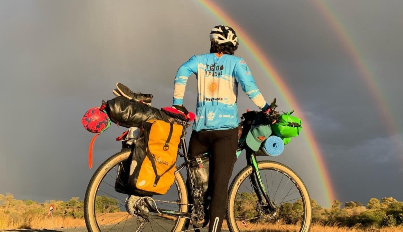 Violento asalto a un deportista cordobés: a punta de pistola, le robaron todo su equipo de trabajo | Actualidad