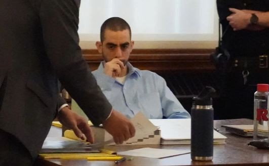 Condenaron a 25 años de prisión a Hadi Matar, el hombre que intentó asesinar a Salman Rushdie | Internacionales