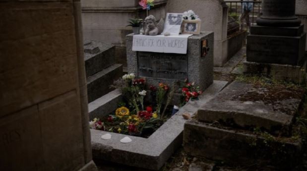 Hallan el busto de la tumba de Jim Morrison robado en París en 1988 | Internacionales