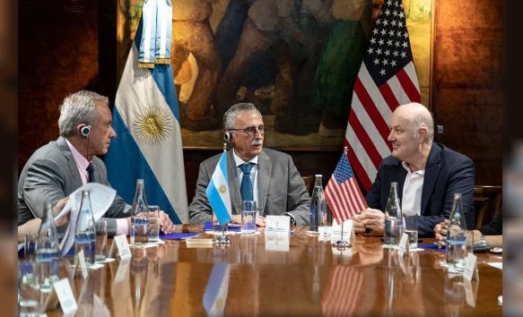 El Gobierno anunció una reforma del sistema sanitario y confirmó la salida de la OMS | Política