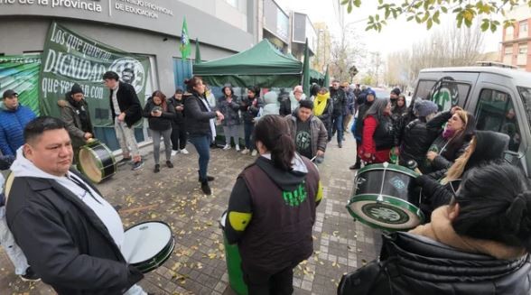 “¿Probaron lo que es laburar en el privado?”: la respuesta de un gobernador a los estatales en plena paritaria | Política