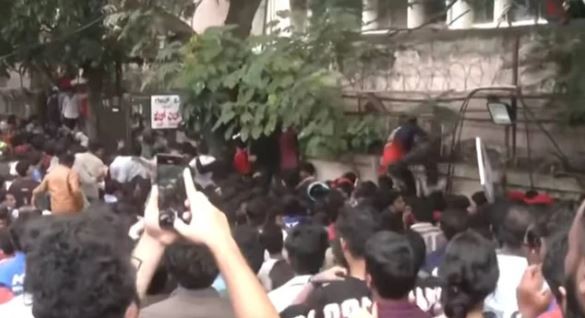 Estampida afuera del estadio de críquet en Bengaluru, India: 11 muertos y 50 heridos | Internacionales