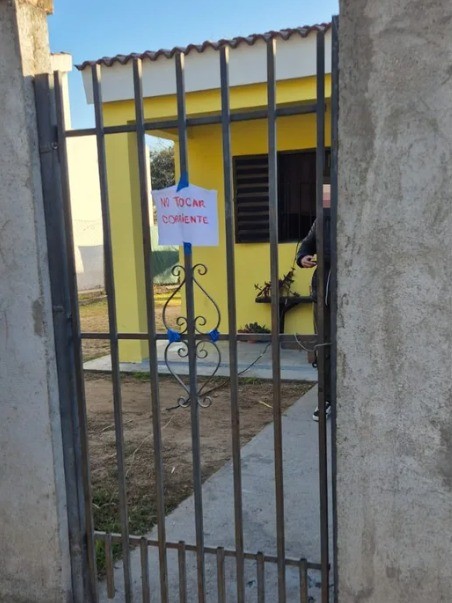 Córdoba: electrificó una reja de su casa para evitar el desalojo | Actualidad