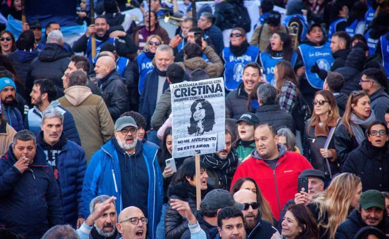 "Una cancha de Huracán": el Gobierno minimizó la marcha en defensa de Cristina Kirchner | Política