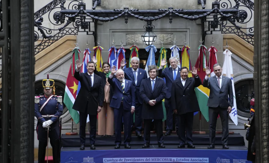 Milei pidió mayor flexibilización del Mercosur y adviertió: "Lo haremos acompañados o solos" | Política