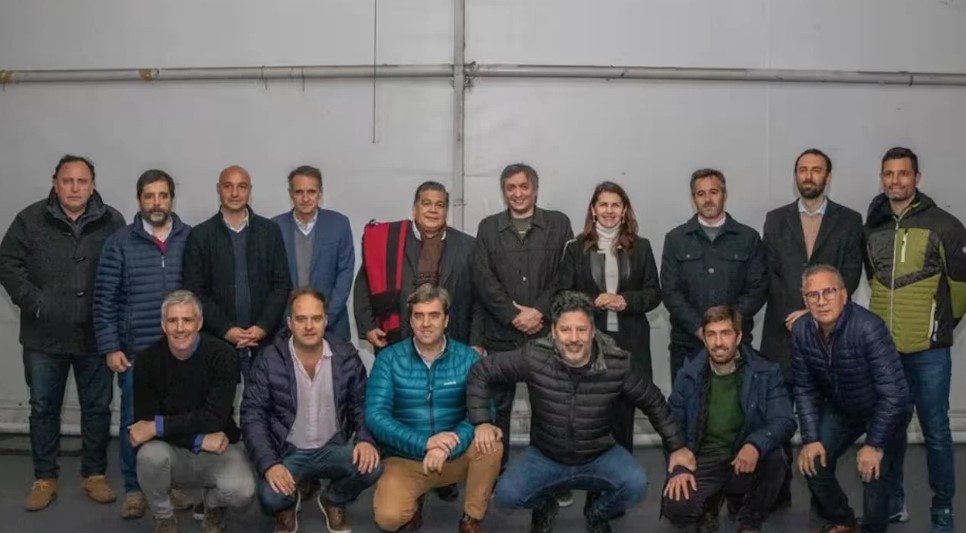 Cumbre peronista en José C. Paz: intendentes rechazaron el desdoblamiento y apuntaron contra Kicillof | Política