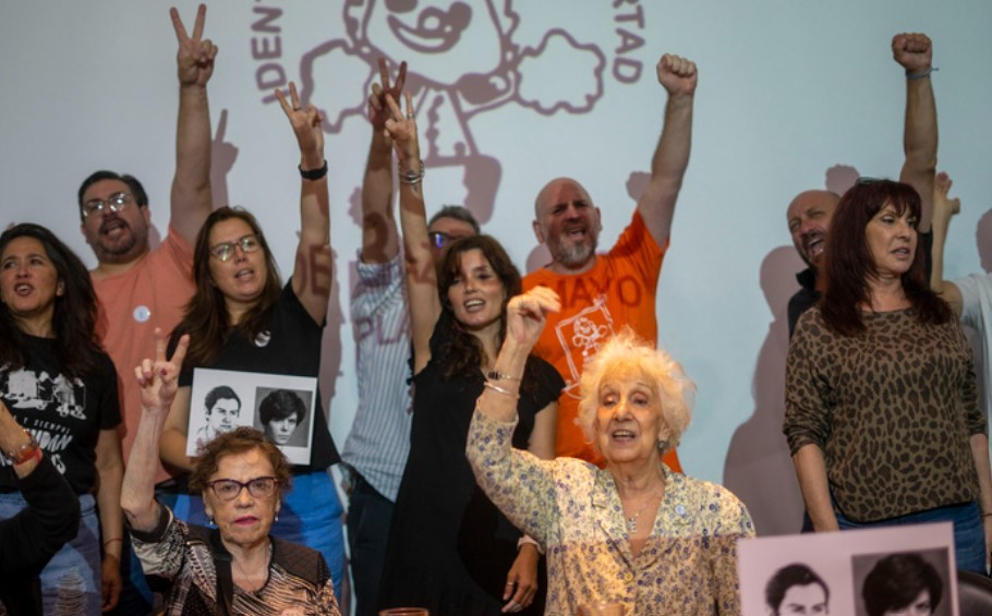 Las Abuelas de Plaza de Mayo encontraron al nieto 140 | Actualidad