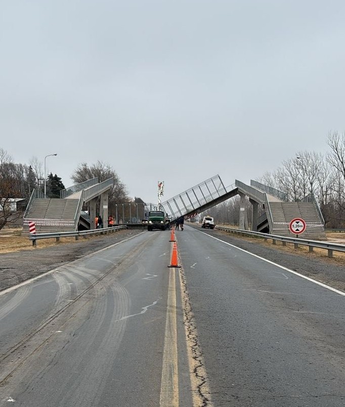 Corte total en Ruta Nacional 7 por la caída de un puente peatonal | Actualidad