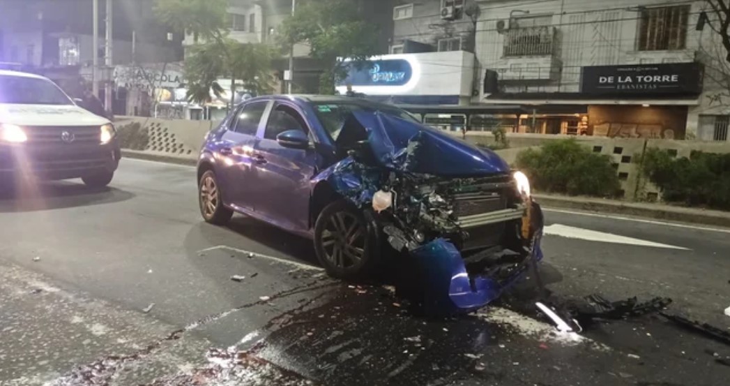 La camioneta del músico "el Polaco" protagonizó un accidente en Avellaneda | Actualidad