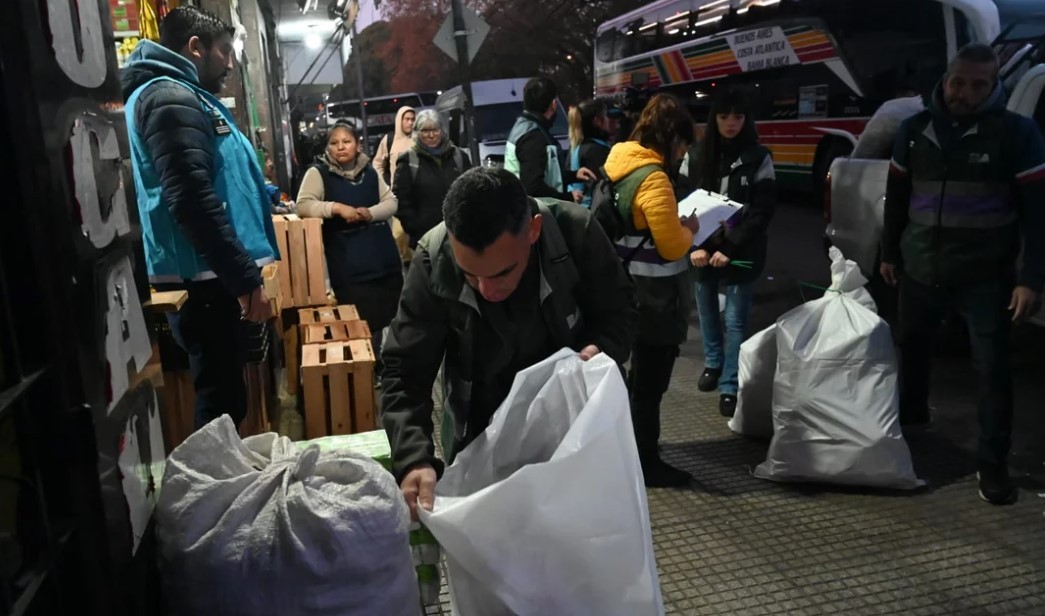 Operativo en Liniers: desalojan manteros y liberan las veredas | Actualidad