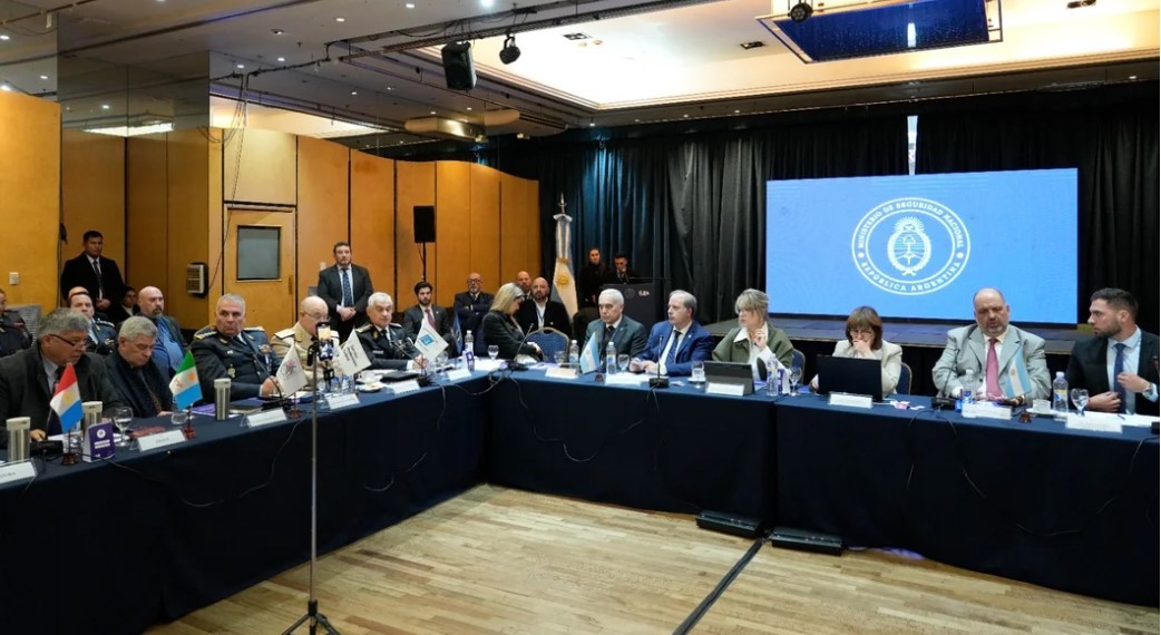 Bullrich recordó el atentado a la AMIA y dijo que se mantienen "monitoreos permanentes" antiterroristas | Política