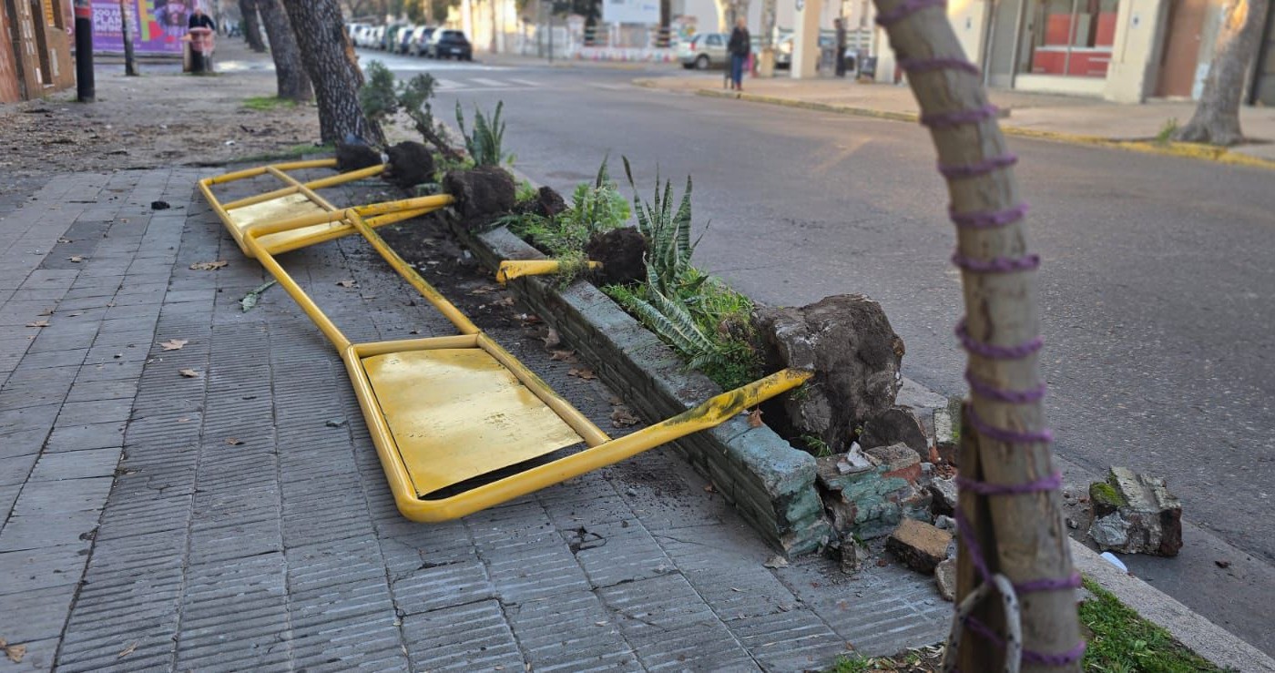 Balacera en Rosario: asesinaron a un hombre e hirieron a dos mujeres | Actualidad