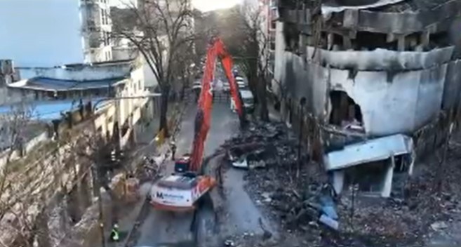 Demuelen el depósito que se incendió en La Plata | Actualidad