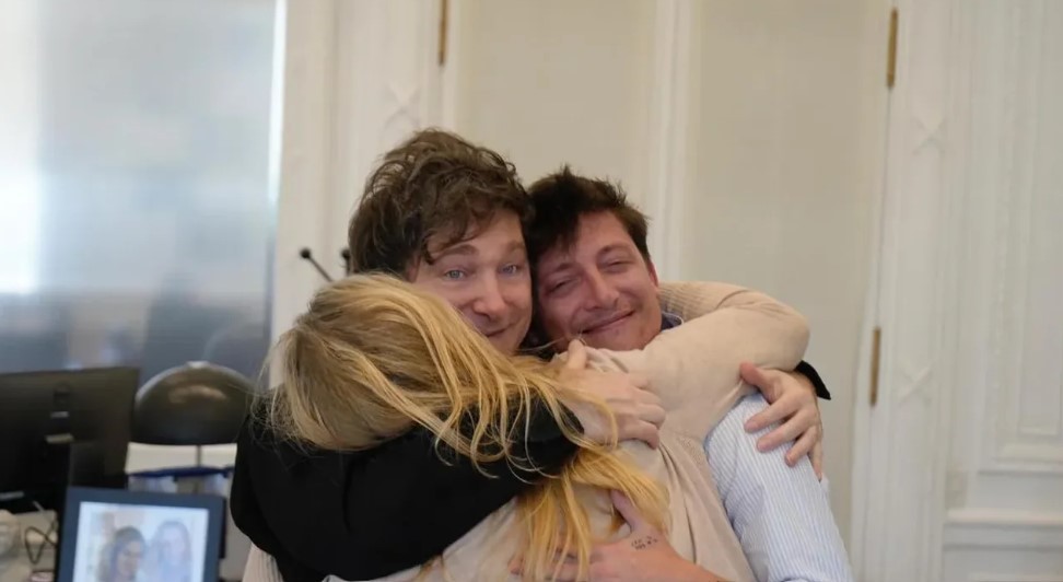 Karina Milei reordena la interna y suma a Santiago Caputo a la mesa de campaña bonaerense | Política