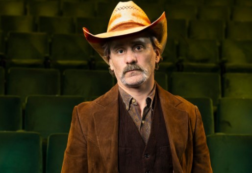 "Al Oeste: Capítulos I y II", la obra de teatro que indaga qué es una obra teatral | Espectáculos