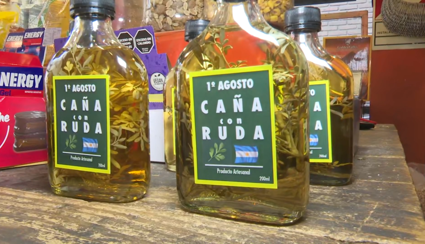Agosto, el mes que comienza con tres tragos de caña con ruda | Actualidad