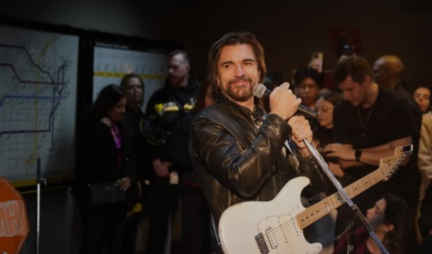 Juanes hizo un show gratuito en el subte de Buenos Aires | Espectáculos