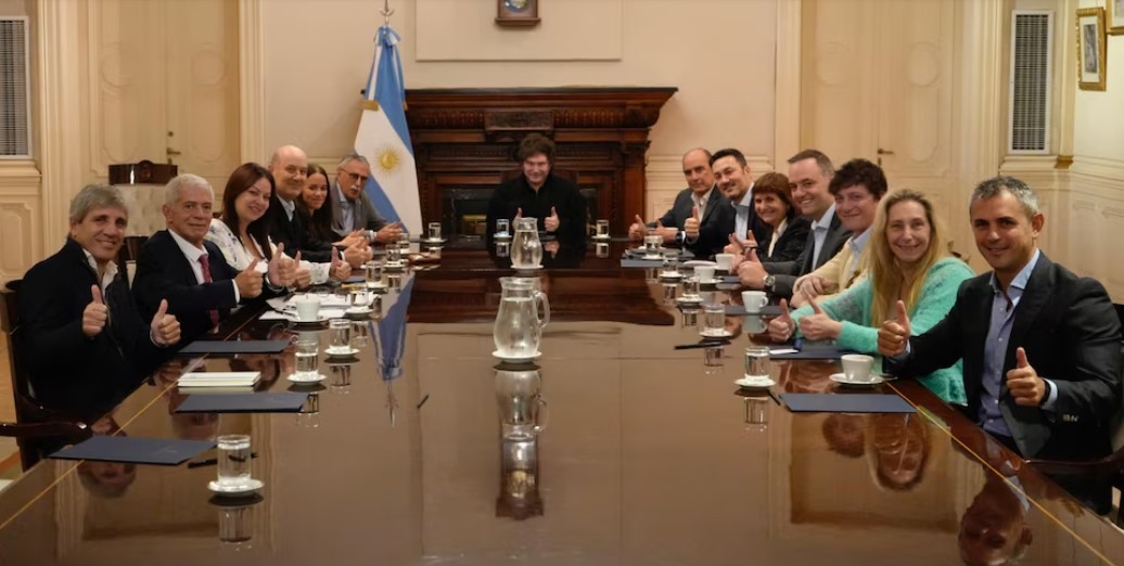 Tras el nuevo revés en el Congreso, Milei encabezó una reunión de Gabinete en Casa Rosada | Política