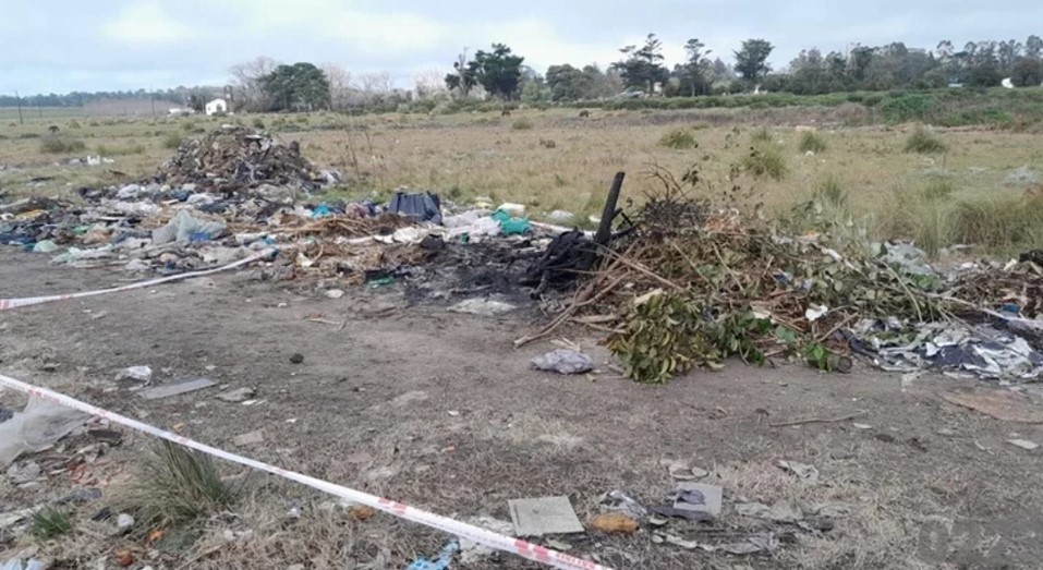 Horror en Mar del Plata: encontraron un cuerpo calcinado y con una soga en el cuello en un descampado | Actualidad