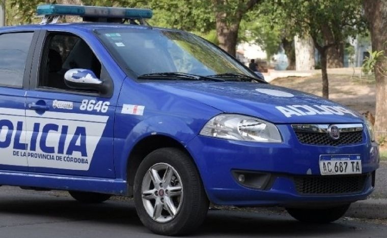 Intentó robar un auto, mordió al propietario y la arrestaron en Córdoba | Actualidad