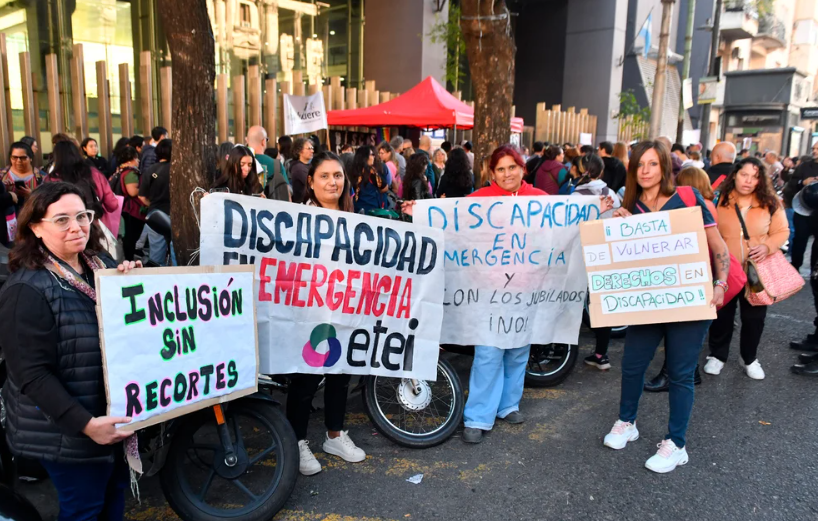 Revés para el Gobierno: un juez federal declaró inconstitucional el veto a la Ley de Emergencia en Discapacidad | Política