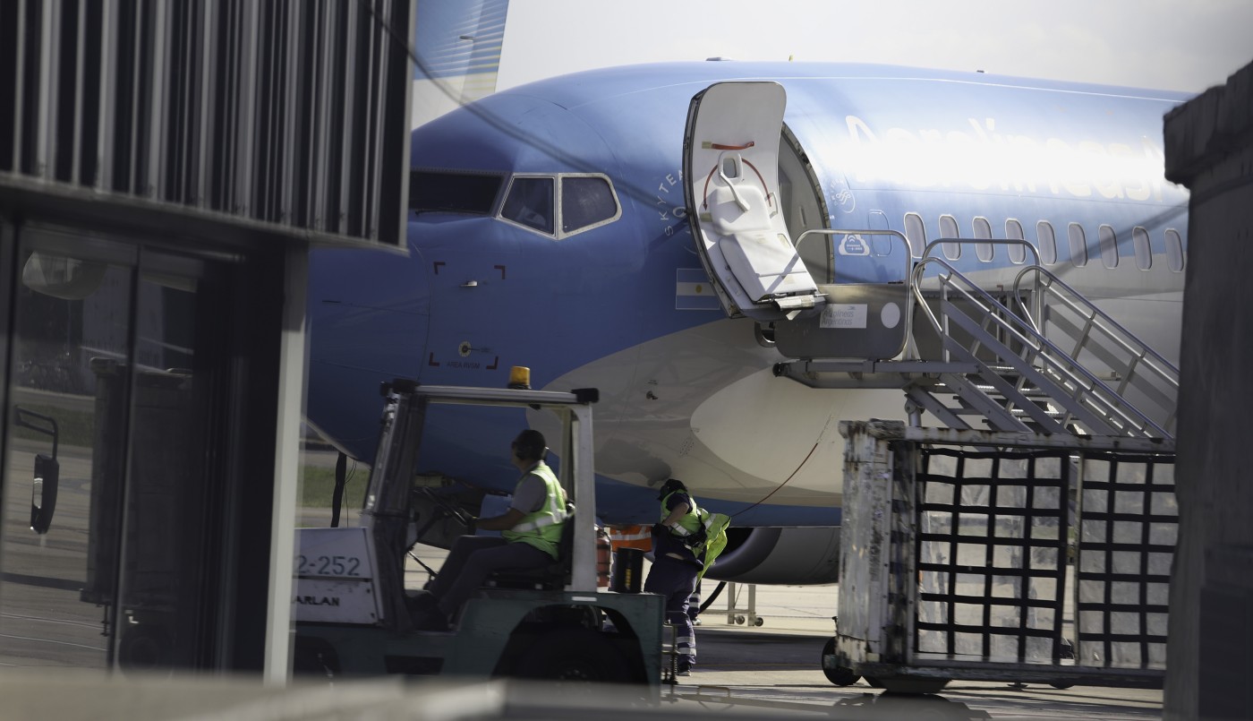 Aerolíneas Argentinas cancela 28 servicios y reprograma 43 por paro de controladores | Actualidad