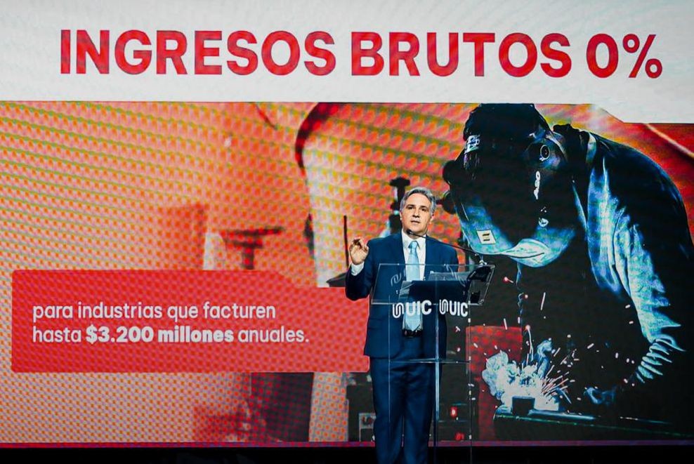 Llaryora anunció la eliminación de Ingresos Brutos para pymes | Economía