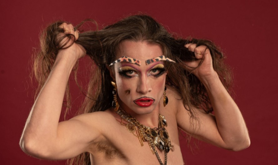 "Le Frigó": Manu Fanego estrena un unipersonal al límite | Espectáculos