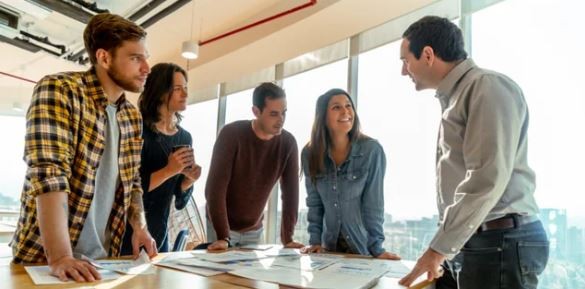 El salario motiva a la mitad de los directivos argentinos a cambiar de empleo | Economía